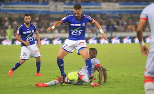Football: EN DIRECT. Course à la Ligue 1: Pluie de buts dans ce multiplex Ligue 2, Strasbourg fait du sur place, Amiens et Troyes foncent