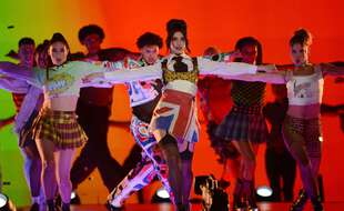 Dua Lipa lors des Brit Awards 2021