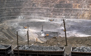Une mine d'extraction de métaux rares dans la région de Baotou dans le nord de la Chine. Photo prise le 6 juillet 2010.