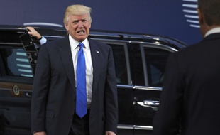 Donald Trump arrive à Bruxelles pour assister au sommet de l'Otan, le 25 mai 2017.