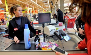 Contrats plus précaires, rémunérations moindres: les salariés à temps partiel dit "subi" - qui aimeraient travailler à temps complet - "cumulent" les conditions "moins favorables", souligne mercredi une étude des services statistiques du ministère du Travail.