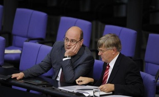 Le gouvernement allemand refusera de nouvelles discussions sur les règles budgétaires de la zone euro, restant convaincu que redressement des finances publiques et croissance ne sont pas antinomiques, a affirmé mercredi Steffen Kampeter, secrétaire d'Etat allemand aux Finances.