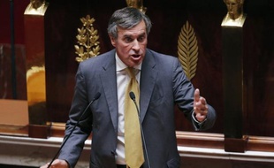 La future tranche d'impôt à 75% sur les hauts revenus, prévue initialement comme "exceptionnelle", durera "le temps du désendettement", a déclaré jeudi le ministre du budget, Jérôme Cahuzac, alors que le gouvernement prévoit un retour à l'équilibre des comptes publics en 2017.