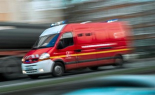 Quatre enfants et leur mère sont morts à Saint-Jans-Cappel, dans le Nord, dans l'incendie de leur maison qui s'est déclaré dans la nuit, tandis que le père, blessé à une jambe, a été hospitalisé