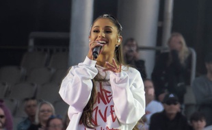 La chanteuse Ariana Grande lors du concert One Love Manchester