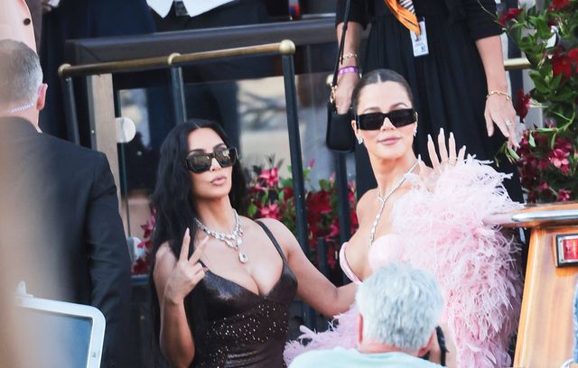Kim et Khloe Kardashian.