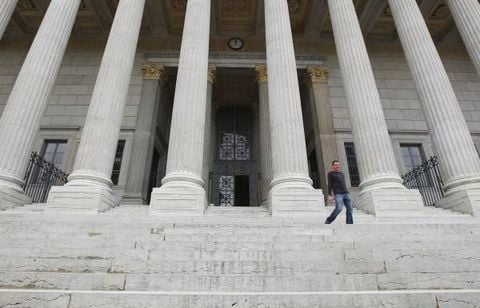 Le procès du triple meurtre à Angers interrompu après une grosse erreur