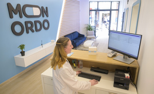 La start-up MonOrdo vient d'ouvrir sa première pharmacie d'un nouveau genre, s'appuyant sur la digitalisation et la robotisation.