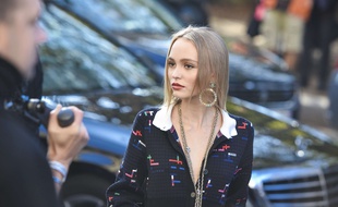 Lily-Rose Depp fait la part des choses entre vie privée et célébrité