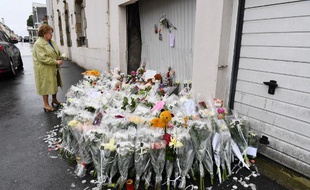 Des bouquets de fleurs avaient été déposés sur le lieu de l'accident survenu en juin 2019 à Lorient, où deux enfants avaient été fauchés par une voiture.