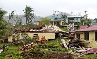 Une école détruite par le cyclone Winston dans le village de Naiyavu, photographiée le 23 février 2016.