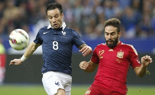 Mathieu Valbuena au duel avec Carvajal, le 4 septembre 2014 à Paris.