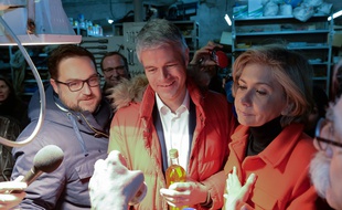 Le candidat LR à la législative partielle dans le Val d'Oise Antoine Savignat (à g.), avec Laurent Wauquiez et Valérie Pécresse, le 31 janvier 2018.