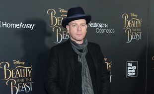 Ewan McGregor lors de la première de La Belle et la Bête à New York en mars 2017