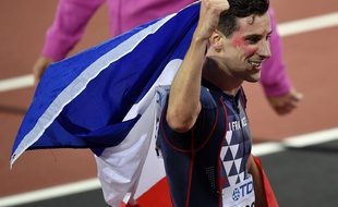 Pierre-Ambroise Bosse, rouge de joie après sa victoire en finale du 800m, aux Mondiaux de Londres,