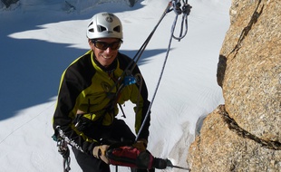 Le chercheur intervient directement dans la montagne (ici, au Trident du Tacul)