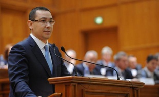 Le Premier ministre roumain Victor Ponta, accusé de plagiat dans sa thèse de doctorat, s'est dit prêt à démissionner si le Conseil national d'éthique reconnaissait une faute de sa part, dans un entretien publié jeudi sur le site du quotidien espagnol El Pais.