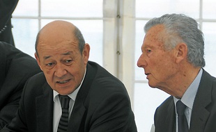 Daniel Roullier a reçu le ministre de la Défense Jean-Yves Le Drian lundi.