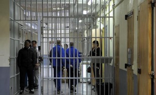 Un couloir de la prison des Baumettes le 6 mars 2013 à Marseille