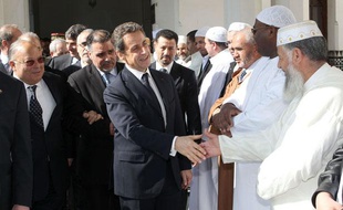 Nicolas Sarkozy en visite à la mosquée de Paris, le 14 mars 2012.