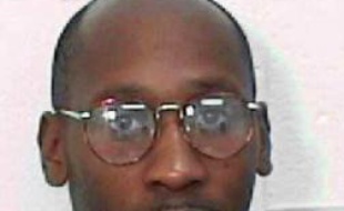 Une cour d'appel fédérale américaine a suspendu vendredi l'exécution de Troy Davis prévue lundi en Géorgie (sud-est), alors que ce Noir américain assure ne pas avoir commis le meurtre d'un policier blanc pour lequel il a été condamné à mort.
