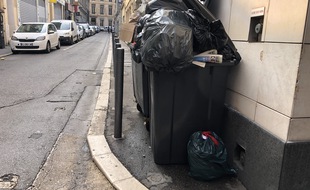 Illustration de la grève des poubelles en vigueur à Marseille