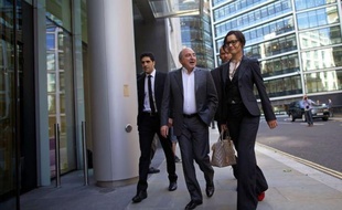 Boris Berezovski a été débouté très sèchement vendredi à Londres dans son procès-choc contre Roman Abramovitch, le premier de ces oligarques russes réclamant au second plus de cinq milliards de dollars (4 milliards d'euros) de compensations dans la foulée de leurs affaires passées.