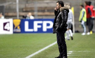 Christophe Galtier devant son banc de touche, le 27 novembre 2012 à Saint-Etienne.