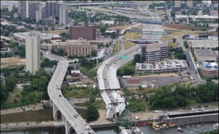 Un sixième corps a été retrouvé jeudi sur les lieux de l'effondrement d'un pont autoroutier à Minneapolis (Minnesota, nord) après plus d'une semaine de recherches, ont annoncé les autorités locales.