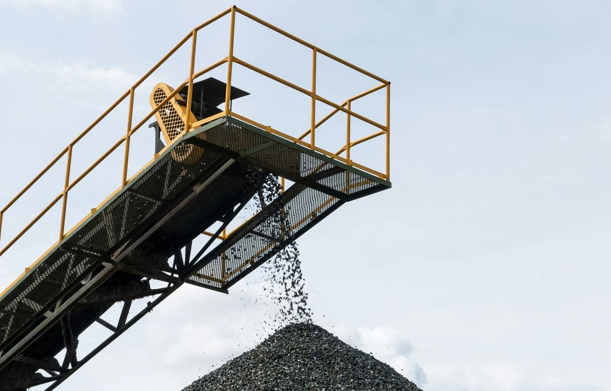 Russie : Le bus de la mine tombe dans un ravin de 25 mètres, treize ouvriers retrouvés morts