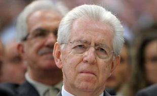 Avec la démission de Mario Monti, la campagne pour les législatives de février est officiellement ouverte, mais le suspense durera jusqu'à dimanche quant à une éventuelle candidature du "Professeur", poussé par ses partenaires européens, les milieux d'affaires et l'Eglise de se lancer dans cette bataille politique.