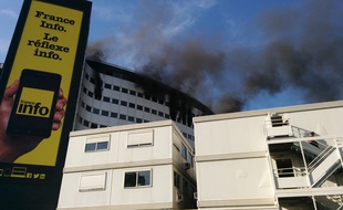 Un incendie est en cours à la maison de la radio, le 31 octobre 2014.