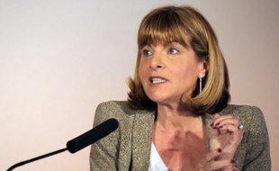 L'ex-patronne d'Areva, Anne Lauvergeon a été entendue mercredi par la police suite à sa plainte visant indirectement le groupe nucléaire, pour des écoutes illégales présumées à l'encontre de son mari Olivier Fric, a-t-on appris de source proche du dossier.