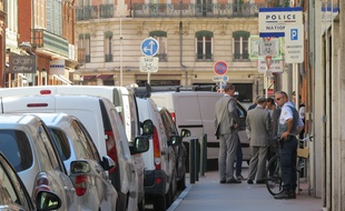 La rue du Rempart Saint-Etienne à Toulouse, après l'agression d'un policier au couteau, le 30 août 2016.