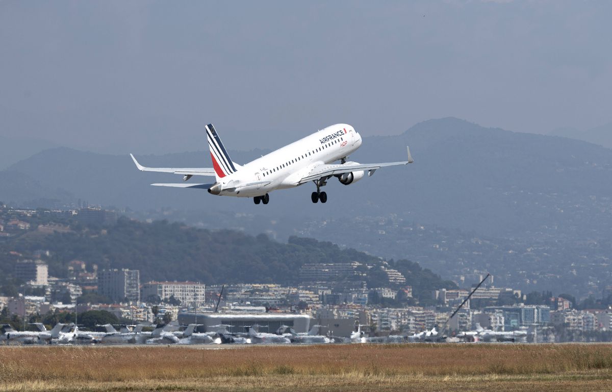 « Fortes turbulences » et « orage violent » : Cinq personnes blessées à bord d'un vol Paris-Ajaccio