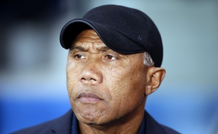 Antoine Kombouaré, alors entraîneur de Dijon, lors d'un quart de finale de Coupe de France au Parc des Princes face au PSG, le 26 février 2019.