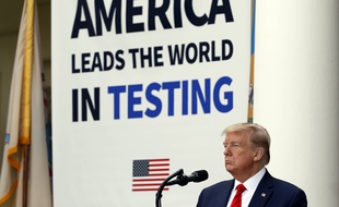 Le président américain Donald Trump, à la Maison-Blanche, le 11 mai 2020.