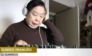 Semiko Iwamuro, 82 ans, est DJ à Tokyo