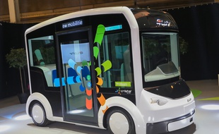 Duppigheim le 26112015-La Cristal by Lohr, voiture modulable et bimodale 100 % électrique.