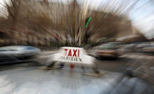 L'appel à la grève des 55.000 taxis de France contre des changements législatifs concernant le transport des malades et la concurrence déloyale exercée, selon eux, par certains véhicules et des motos-taxis pourrait engendrer jeudi des perturbations sur tout le territoire.