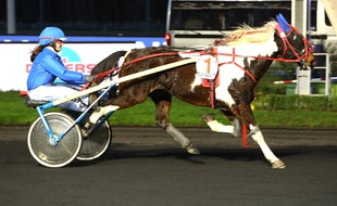Lilas Viel, championne de France de trot à poney.