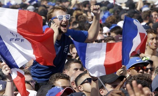 Les supporters en joie à la fan zone de Marseille