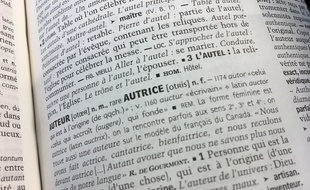 Le Petit Robert intègre le terme « autrice »