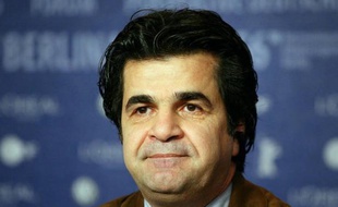 Le Parlement européen a décerné vendredi son Prix Sakharov, qui fait figure de Nobel de la Paix européen, au cinéaste iranien Jafar Panahi et à sa compatriote l'avocate Nasrin Sotoudeh, tous deux condamnés à de lourdes peines dans leur pays, ont annoncé des députés européens sur Twitter.