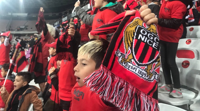 OGC Nice : « Je connais tous les chants par cœur », on s’est glissé dans la tribune pour enfants des Aiglons - 20 Minutes