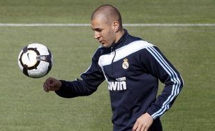 L'attaquant du Real Madrid, Karim Benzema, lors d'un entraînement le 22 avril 2010.