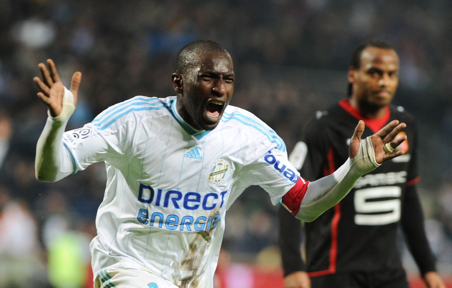 Marseille: Mamadou Niang va rechausser les crampons avec l'Athletico de  Marseille