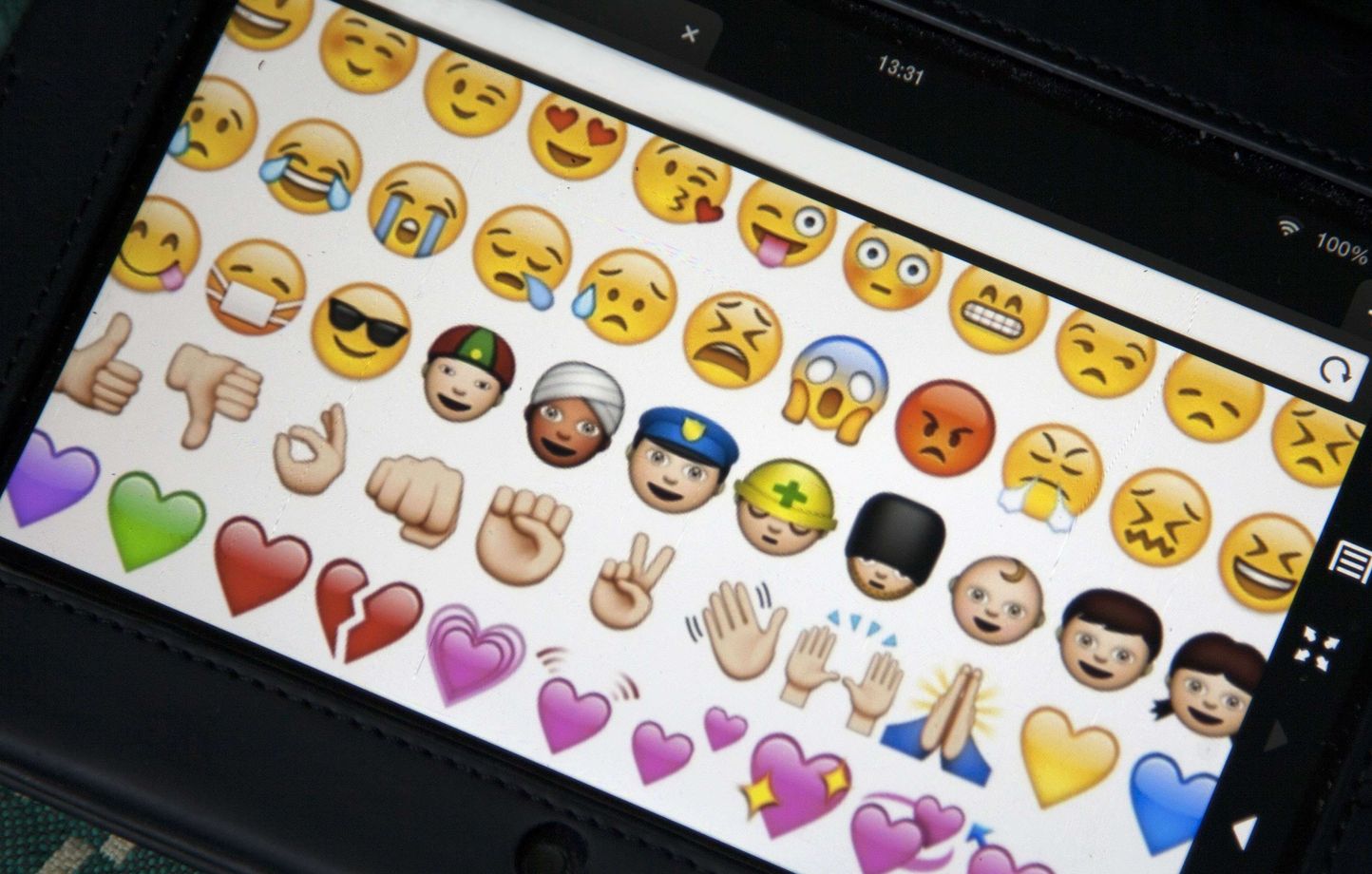 Le doigt d’honneur, deuxième nouvel émoji le plus utilisé sur iPhone