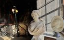 Des ouvriers découvrent une statue vieille de 1.800 ans sous un parking