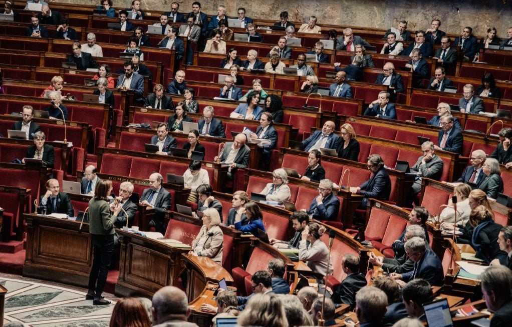 EN DIRECT Budget 2026 : Les députés baissent le coût des heures sup pour les grandes entreprises...